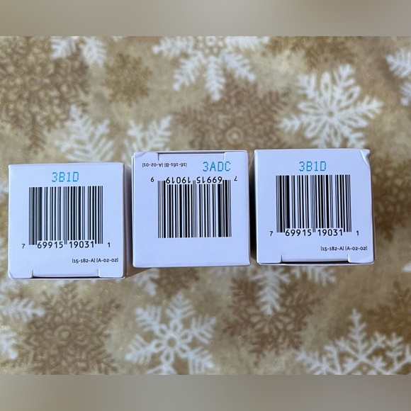 Ordinary 3 Pack- 1- Hyaluronic 1fl oz & 2- Niacinamide 1 fl oz each - Picture 5 of 8